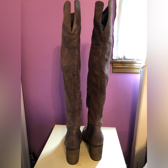 Hinge Canton Over the knee boot. Color Brown. Size 7. - Picture 5 of 11